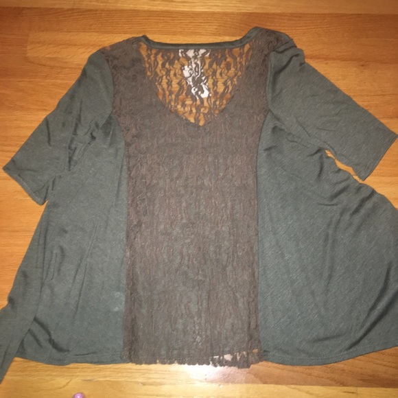 Olive green flowy v neck shirt - Picture 2 of 5